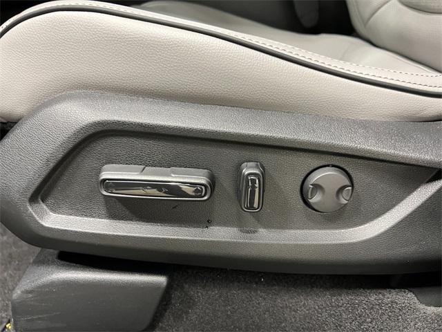 Photo of 2025 Obsidian Blue Pearl Honda Pilot
