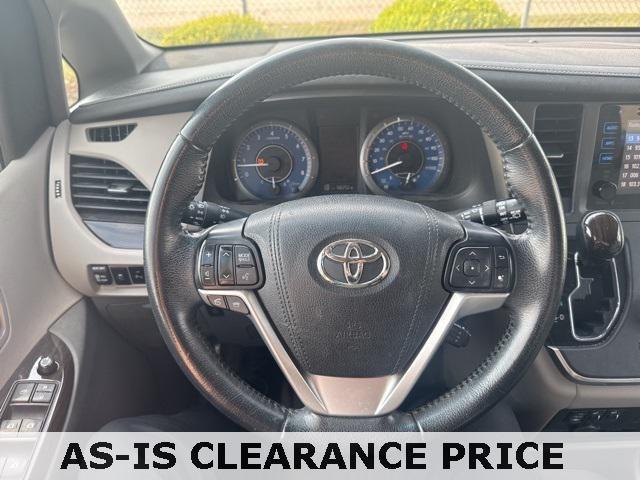 Photo of 2015 Predawn Gray Mica Toyota Sienna