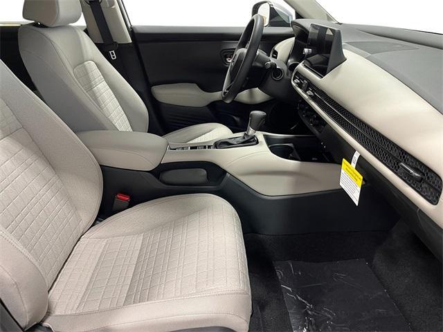 Photo of 2026 Platinum White Pearl Honda HR-V