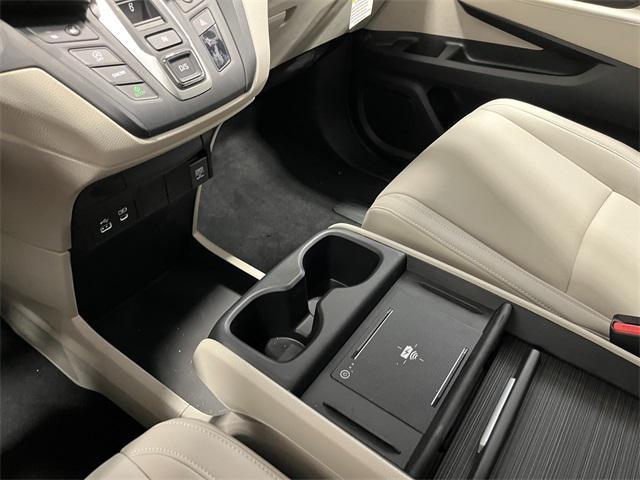 Photo of 2025 Radiant Red Metallic II Honda Odyssey