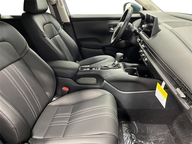 Photo of 2026 Platinum White Pearl Honda HR-V