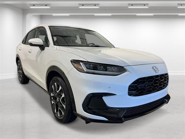 Photo of 2026 Platinum White Pearl Honda HR-V