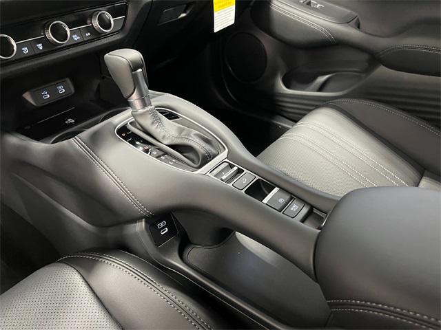 Photo of 2026 Platinum White Pearl Honda HR-V