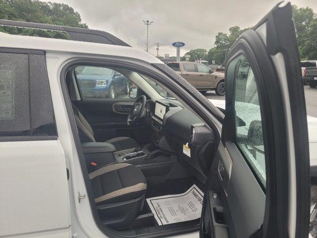 Photo of 2025 Oxford White Ford Bronco Sport