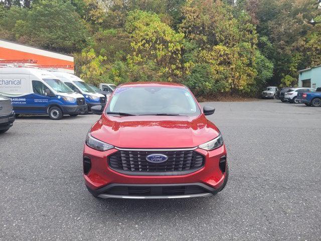Photo of 2025 Rapid Red Metallic Tinted Clearcoat Ford Escape