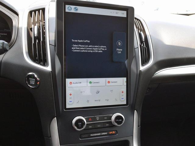 Photo of 2022 Black Metallic Ford Edge