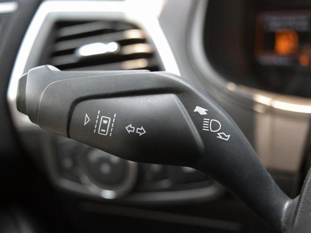 Photo of 2022 Black Metallic Ford Edge