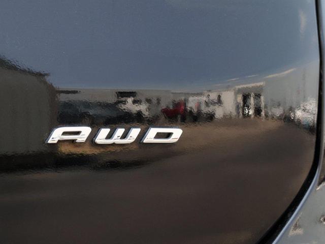 Photo of 2022 Black Metallic Ford Edge