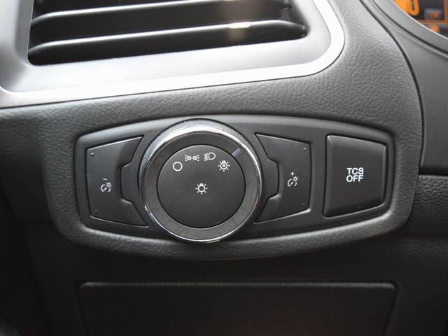 Photo of 2022 Black Metallic Ford Edge