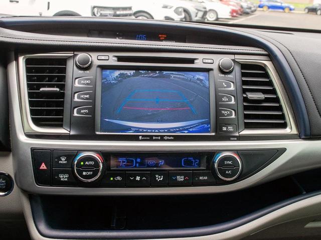 Photo of 2016 Silver Sky Metallic Toyota Highlander