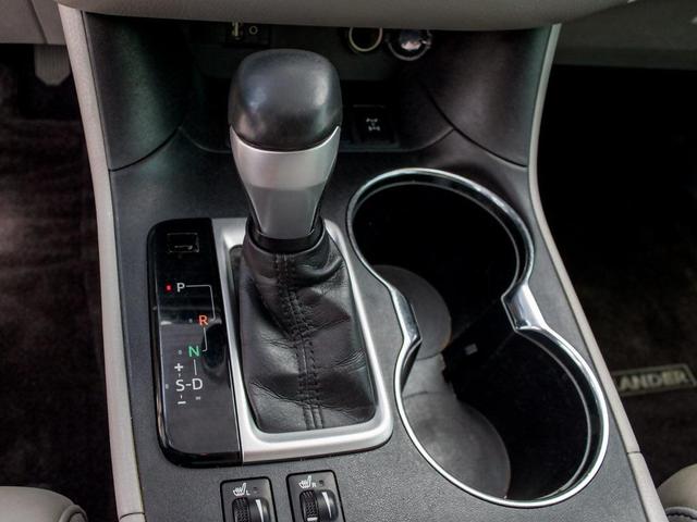 Photo of 2016 Silver Sky Metallic Toyota Highlander