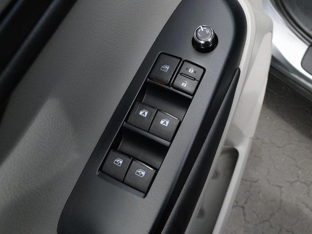 Photo of 2016 Silver Sky Metallic Toyota Highlander