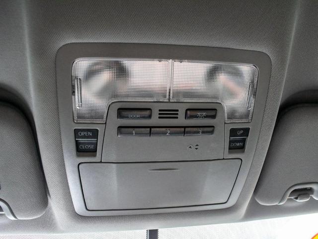 Photo of 2016 Silver Sky Metallic Toyota Highlander