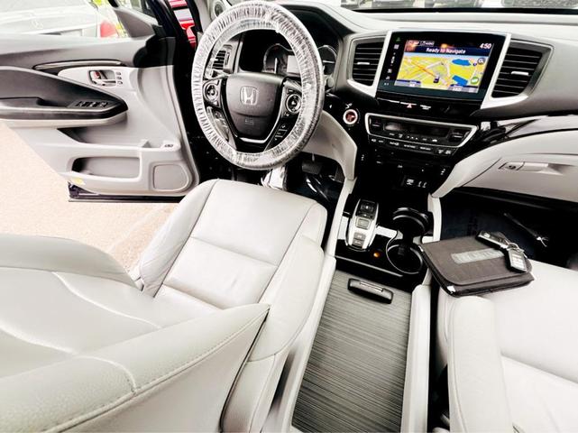 Photo of 2016 BLUE Honda Pilot