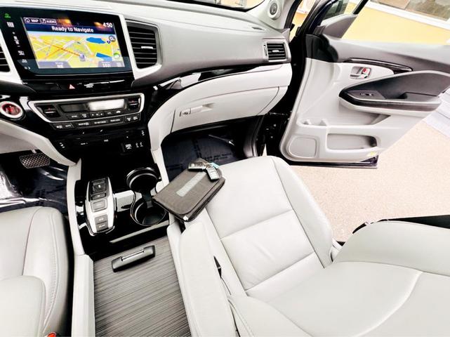 Photo of 2016 BLUE Honda Pilot