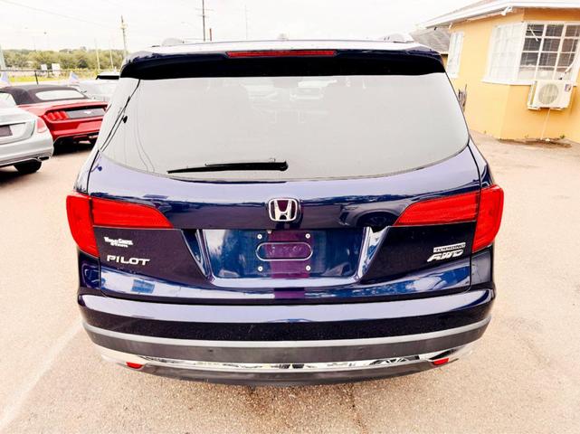 Photo of 2016 BLUE Honda Pilot