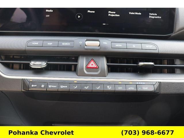 Photo of 2025 Aurora Black Pearl Kia K4