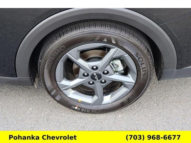 Photo of 2025 Aurora Black Pearl Kia K4