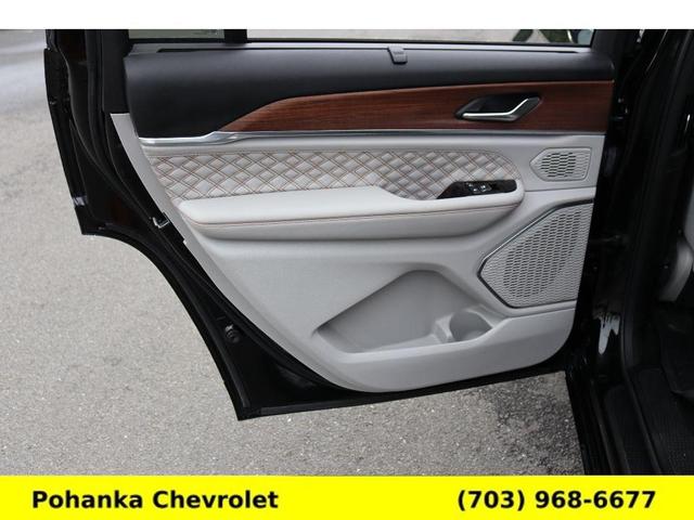 Photo of 2021 Diamond Black Jeep Grand Cherokee L