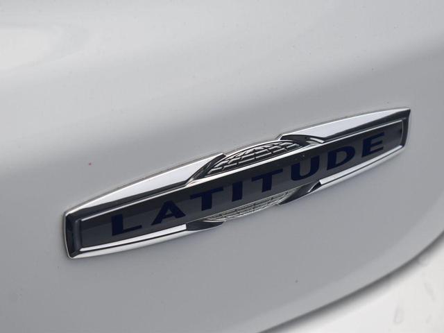 Photo of 2024 Bright White Clearcoat Jeep Compass
