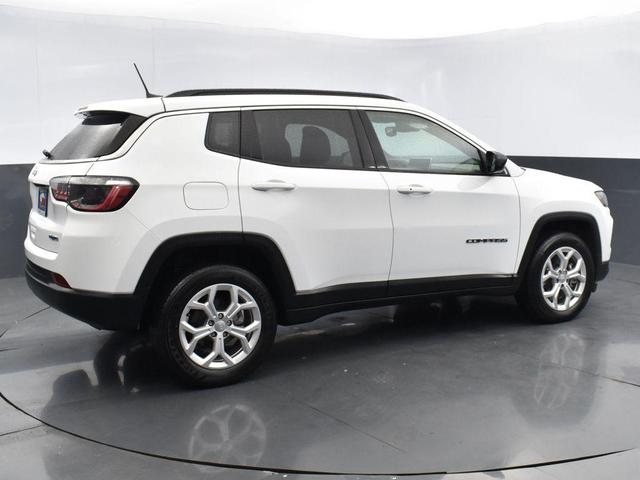 Photo of 2024 Bright White Clearcoat Jeep Compass
