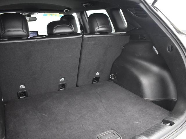 Photo of 2024 Bright White Clearcoat Jeep Compass