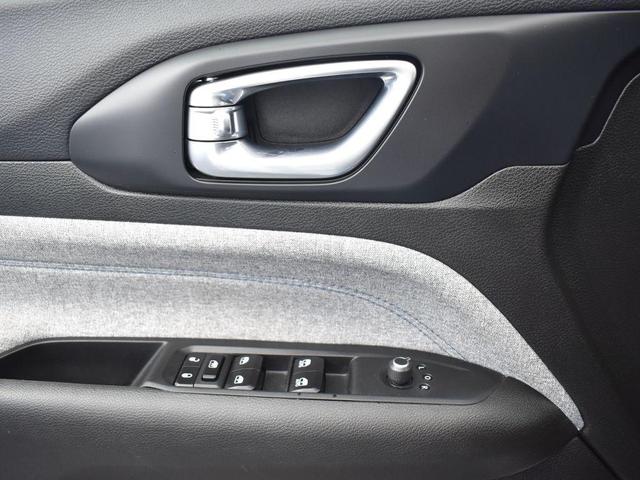 Photo of 2024 Bright White Clearcoat Jeep Compass