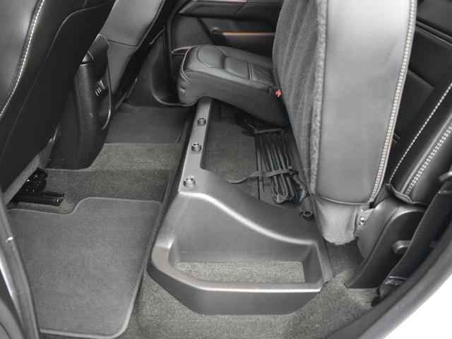 Photo of 2017 White GMC Canyon