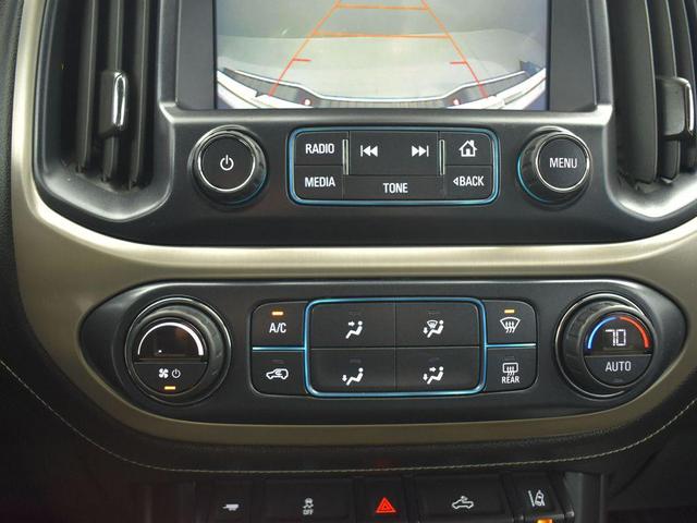 Photo of 2017 White GMC Canyon