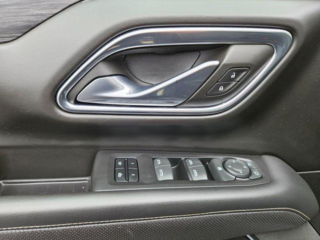 Photo of 2023 Black GMC Yukon