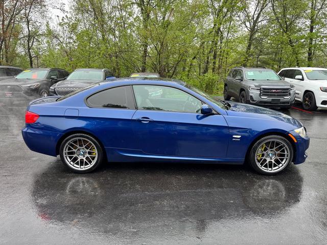 Photo of 2013 BLUE BMW 335