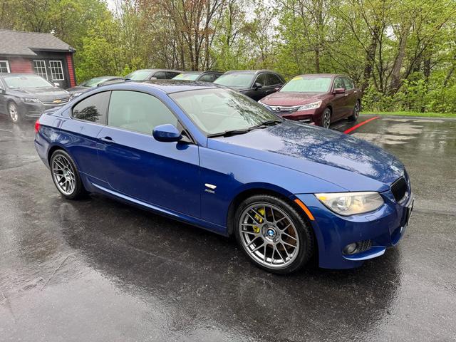 Photo of 2013 BLUE BMW 335
