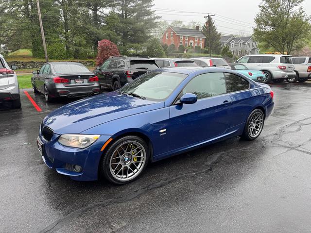 Photo of 2013 BLUE BMW 335