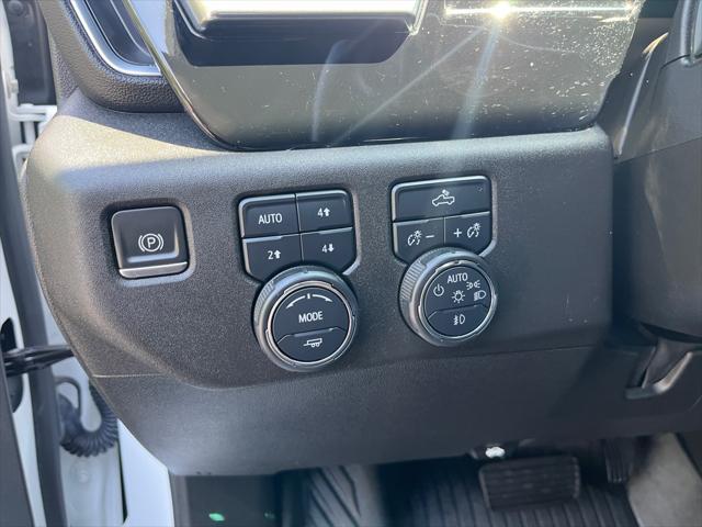 Photo of 2023 WHITE Chevrolet Silverado 1500