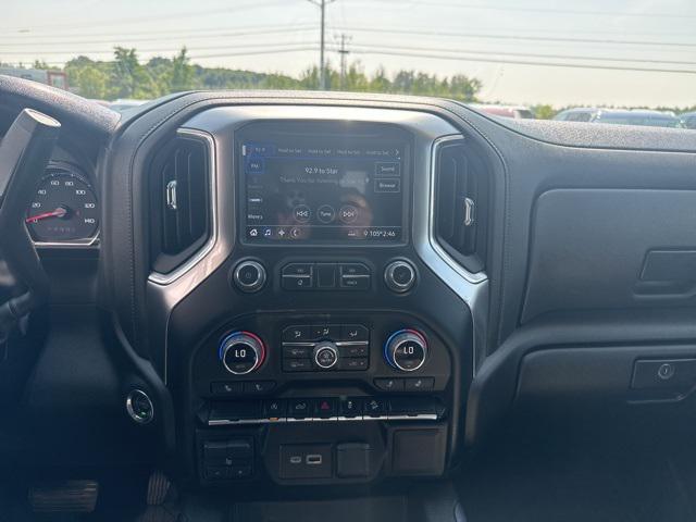 Photo of 2022 Northsky Blue Metallic Chevrolet Silverado 1500