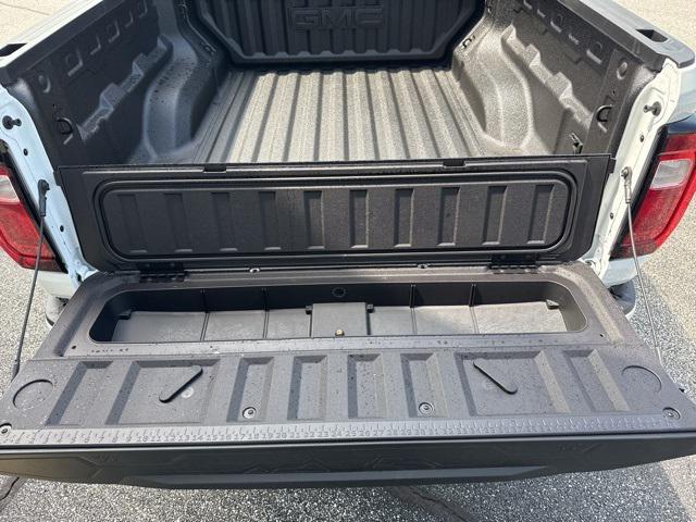 Photo of 2025 Summit White GMC Canyon