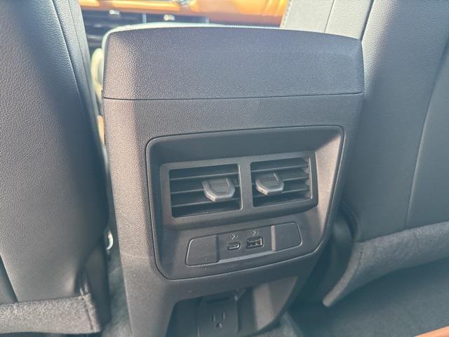 Photo of 2025 Summit White GMC Canyon
