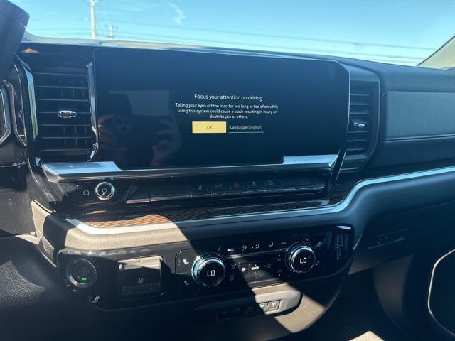 Photo of 2025 Summit White GMC Sierra 3500