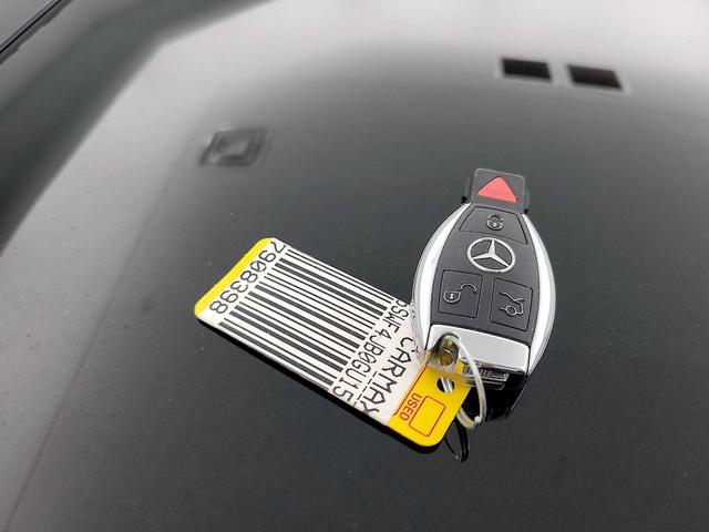 Photo of 2016 White Mercedes-Benz C-Class