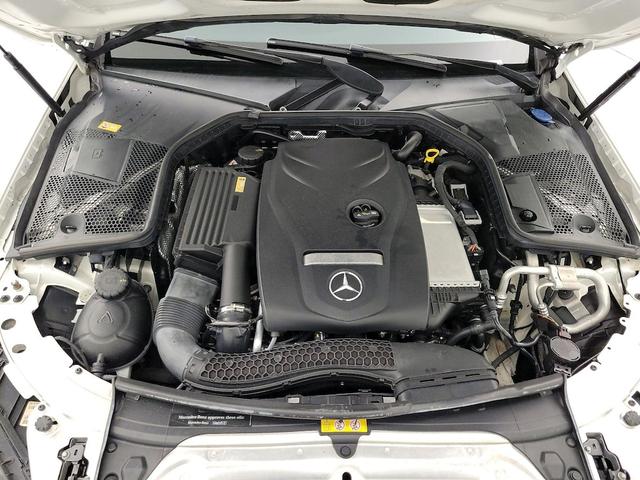 Photo of 2016 White Mercedes-Benz C-Class