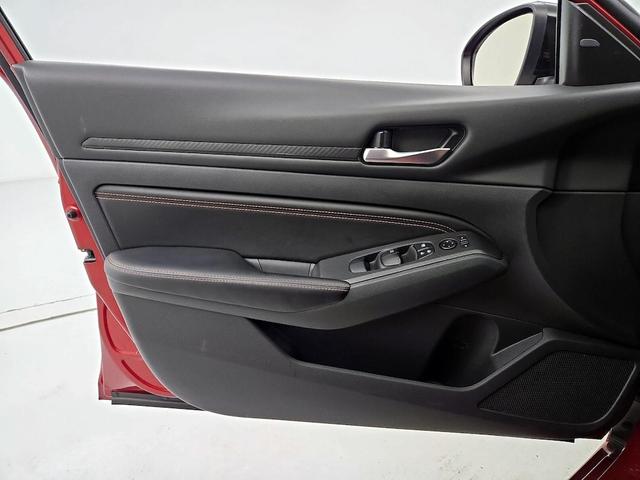 Photo of 2022 Red Nissan Altima