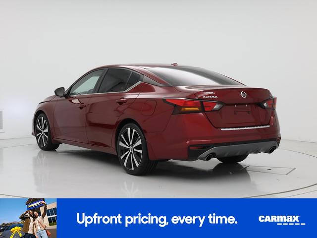 Photo of 2022 Red Nissan Altima