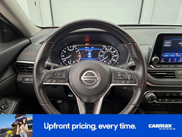 Photo of 2022 Red Nissan Altima