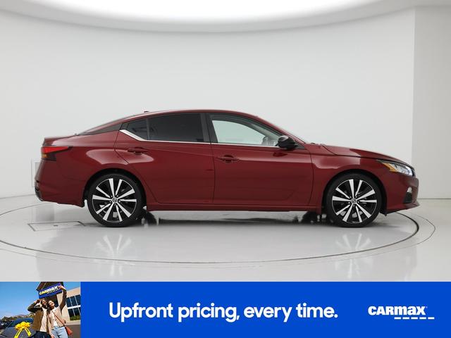 Photo of 2022 Red Nissan Altima