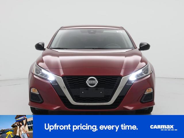Photo of 2022 Red Nissan Altima