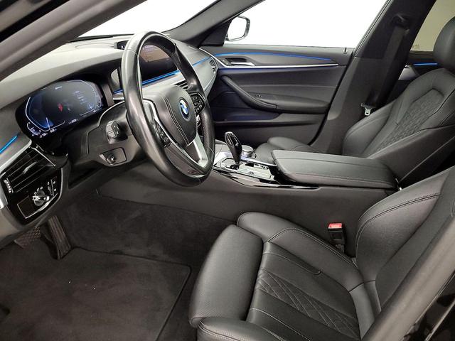 Photo of 2022 Black BMW 530e