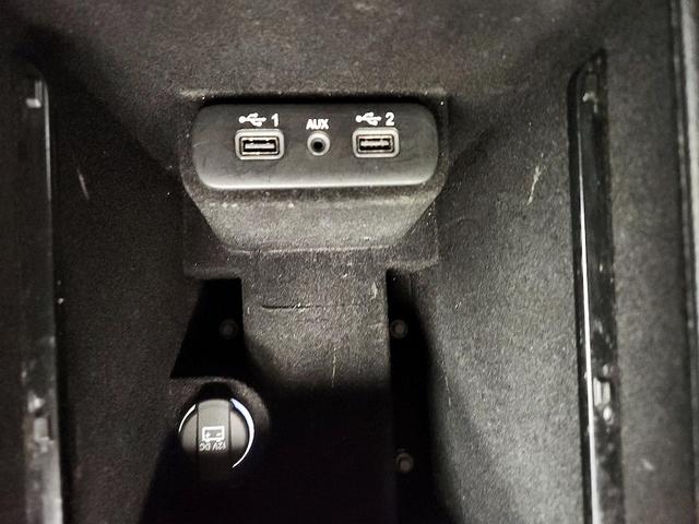 Photo of 2021 Black Chrysler 300