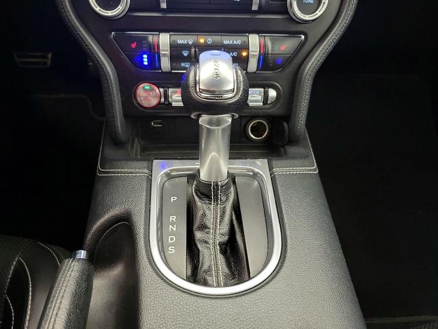 Photo of 2020 Black Ford Mustang
