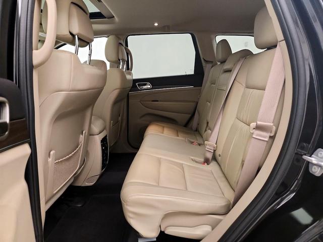 Photo of 2016 Black Jeep Grand Cherokee