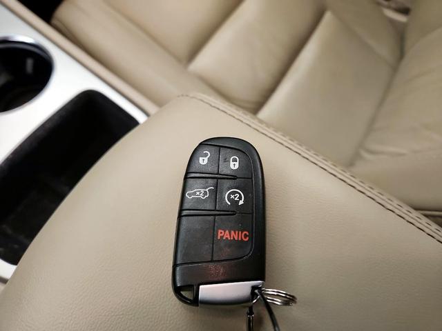 Photo of 2016 Black Jeep Grand Cherokee